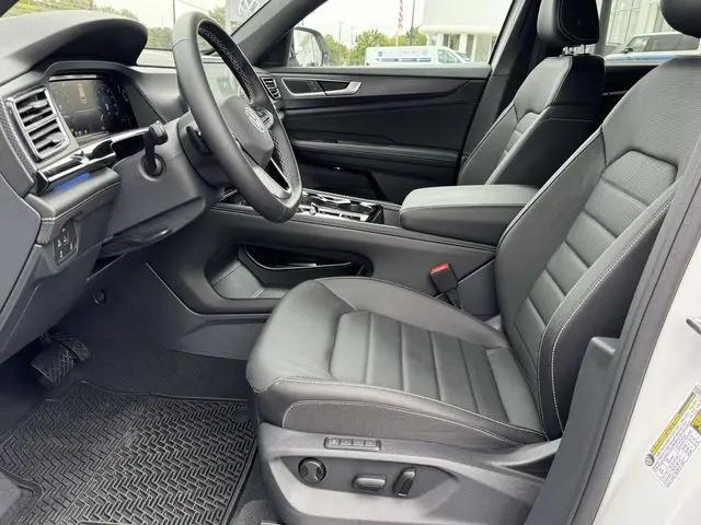 2025 Volkswagen Atlas Cross Sport 2.0T SEL