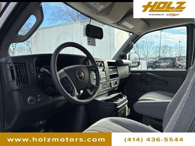 2025 GMC Savana Cutaway Work Van