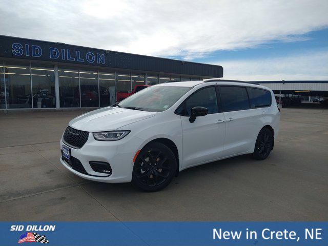 2026 Chrysler Pacifica Select for sale in Crete, NE