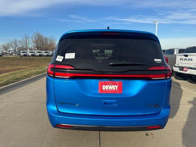 2026 Chrysler Pacifica Limited AWD