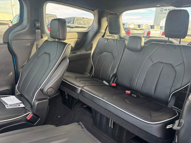 2026 Chrysler Pacifica Limited AWD