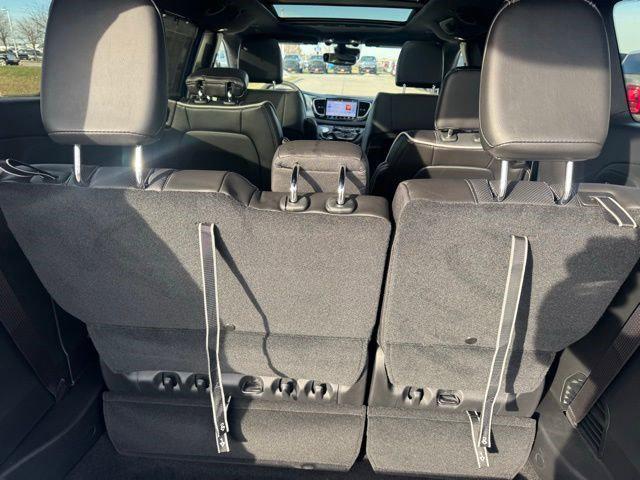 2026 Chrysler Pacifica Limited AWD