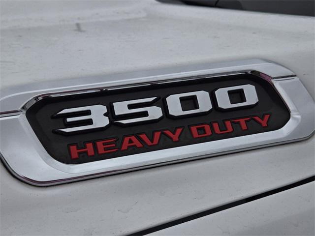 2021 RAM 3500 Tradesman Crew Cab 4x4 8 Box