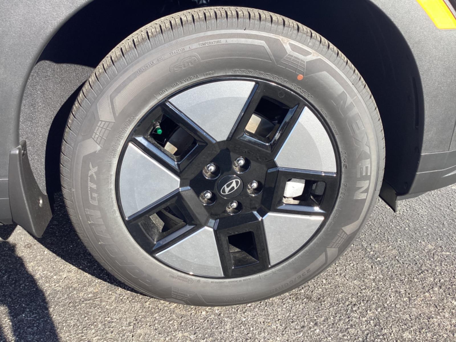 2026 Hyundai Santa Fe SE - Photo 12