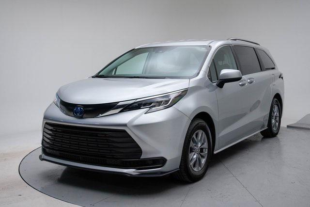 2021 Toyota Sienna LE