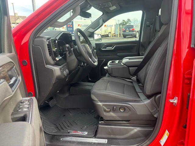 2026 Chevrolet Silverado 1500 4WD Crew Cab Standard Bed LT