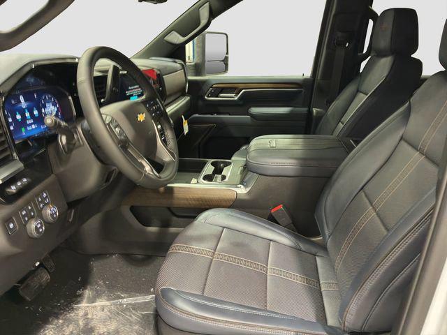 2026 Chevrolet Silverado 2500HD Crew Cab, Standard Bed, High Country, 4WD