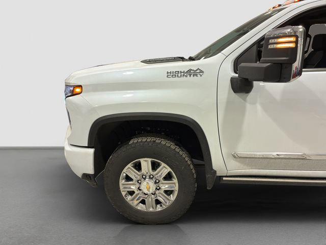 2026 Chevrolet Silverado 2500HD Crew Cab, Standard Bed, High Country, 4WD