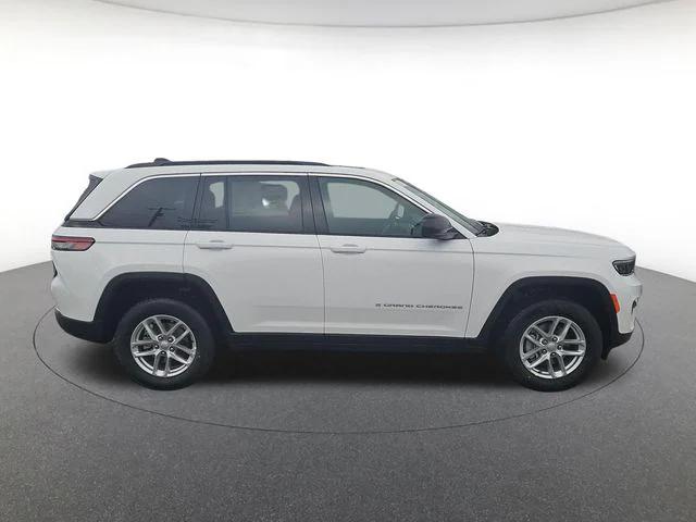 2026 Jeep Grand Cherokee GRAND CHEROKEE LAREDO X 4X4