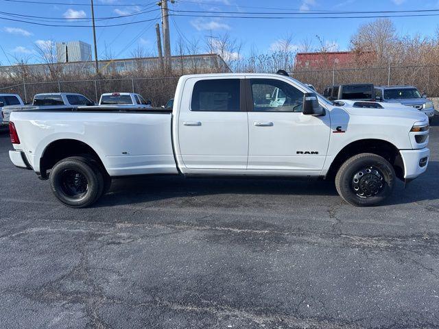 2026 Ram 3500 Laramie Crew Cab 4x4 8' Box