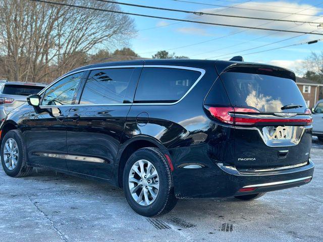 2026 Chrysler Pacifica Select AWD