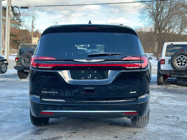 2026 Chrysler Pacifica Select AWD