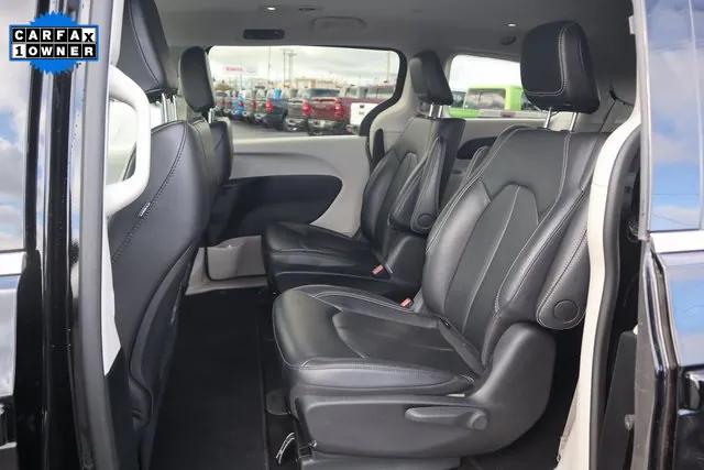 2024 Chrysler Pacifica Hybrid Select