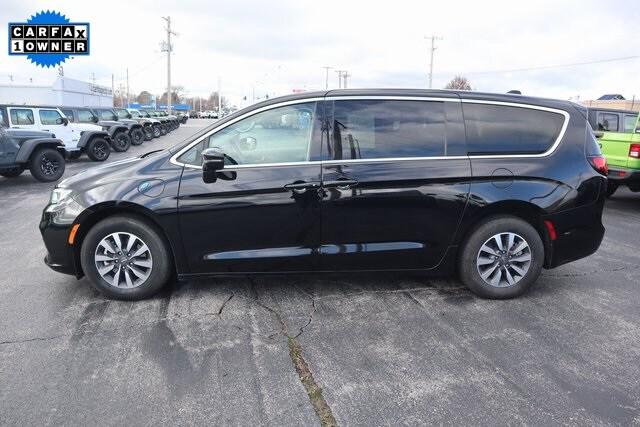 2024 Chrysler Pacifica Hybrid Select