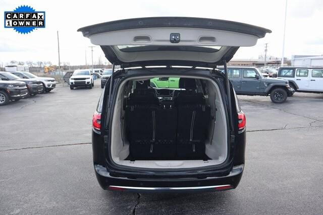 2024 Chrysler Pacifica Hybrid Select