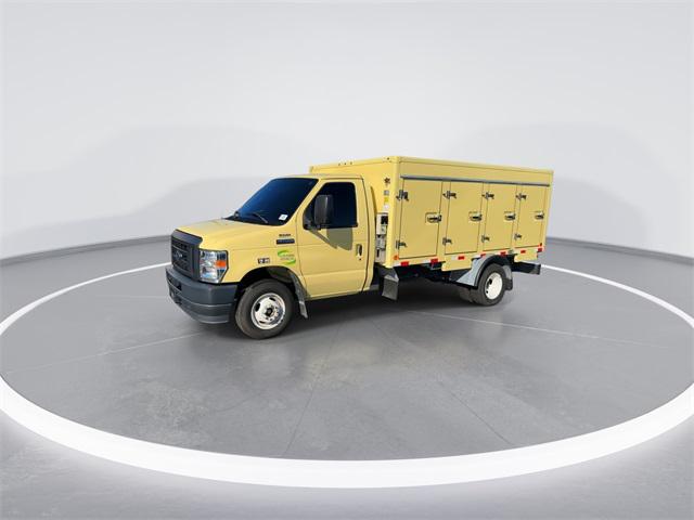 2022 Ford E-450 Cutaway 