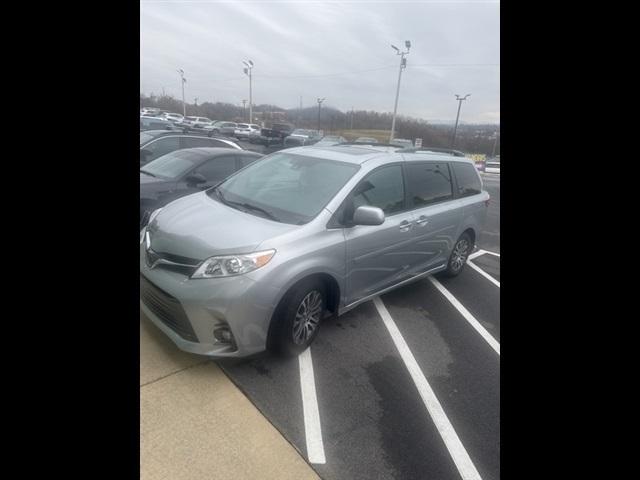 2019 Toyota Sienna XLE 8 Passenger