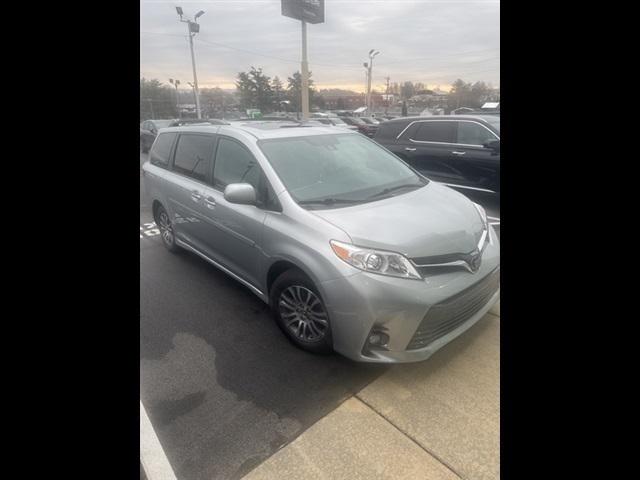 2019 Toyota Sienna XLE 8 Passenger