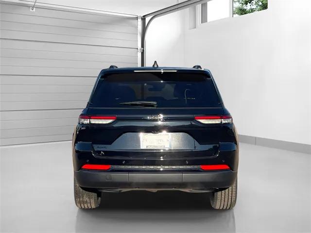 2025 Jeep Grand Cherokee Altitude X 4x4