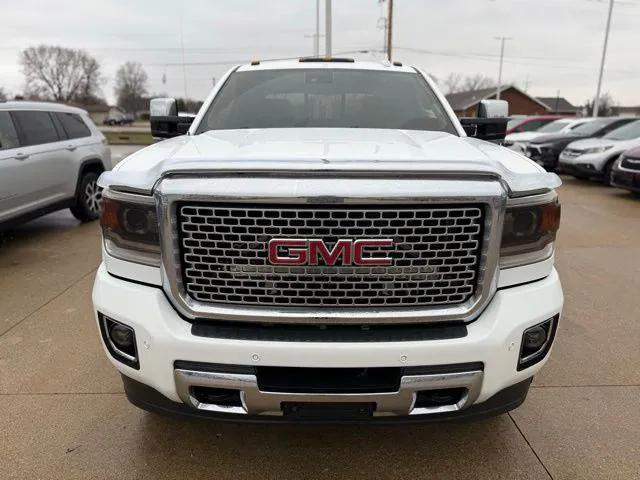 2016 GMC Sierra 2500HD Denali 2016 GMC Sierra 2500HD Denali