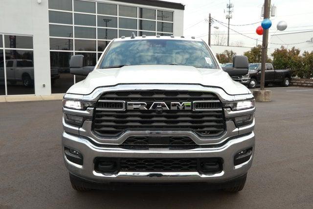 2026 RAM Ram 3500 RAM 3500 TRADESMAN CREW CAB 4X4 8 BOX