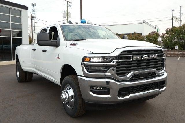 2026 RAM Ram 3500 RAM 3500 TRADESMAN CREW CAB 4X4 8 BOX