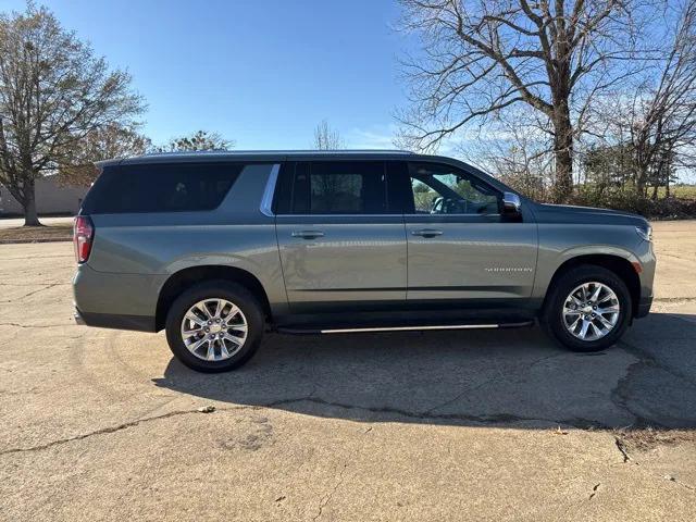 2023 Chevrolet Suburban 4WD Premier