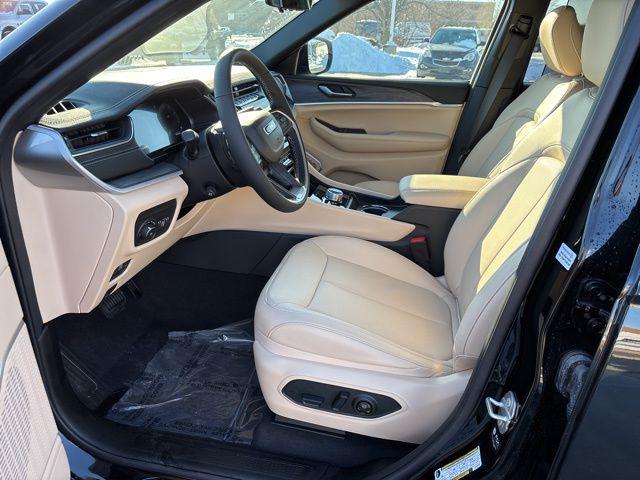 2025 Jeep Grand Cherokee GRAND CHEROKEE L LIMITED 4X4 2025 Jeep Grand Cherokee GRAND CHEROKEE L LIMITED 4X4