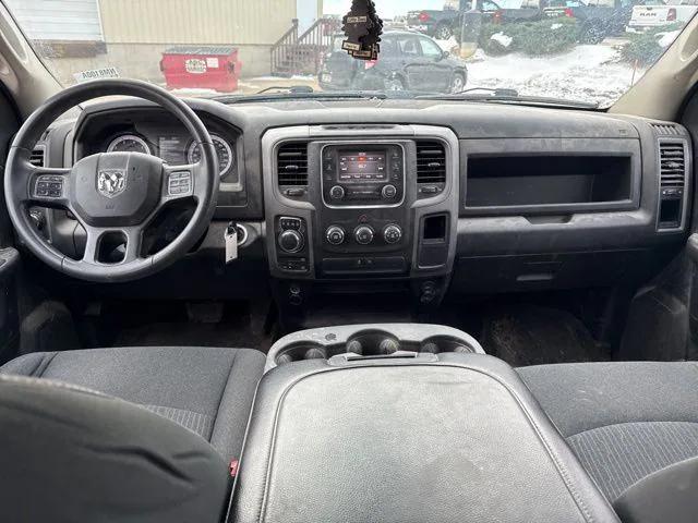 2022 RAM 1500 Classic Tradesman Crew Cab 4x4 57 Box 2022 RAM 1500 Classic Tradesman Crew Cab 4x4 57 Box