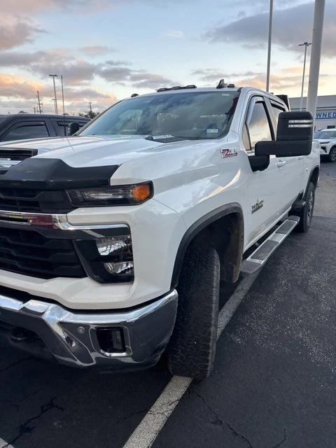 2025 Chevrolet Silverado 2500HD 4WD Crew Cab Standard Bed LT