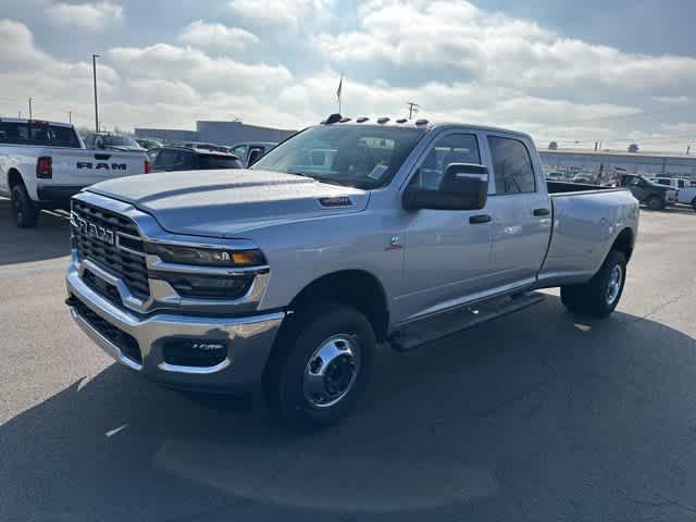 2026 RAM Ram 3500 RAM 3500 TRADESMAN CREW CAB 4X4 8 BOX