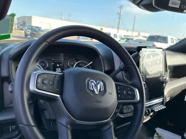 2026 RAM Ram 3500 RAM 3500 TRADESMAN CREW CAB 4X4 8 BOX