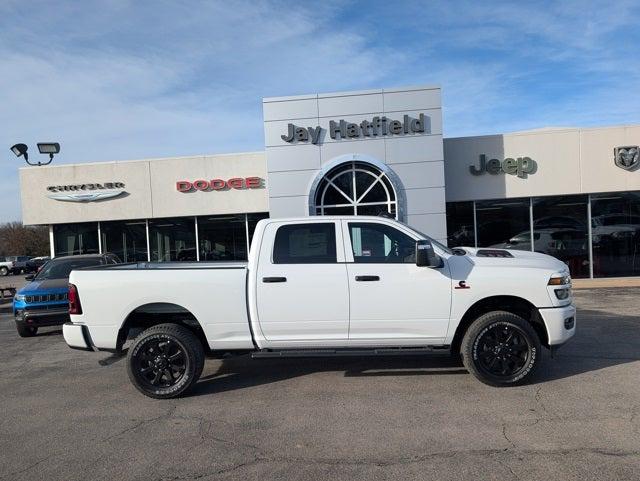 2026 RAM Ram 2500 RAM 2500 BLACK EXPRESS CREW CAB 4X4 64 BOX