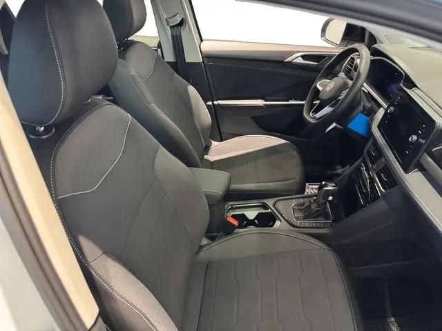 2026 Volkswagen Taos SE Black