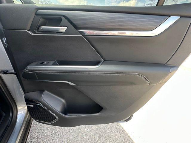 2026 GMC Acadia Elevation FWD