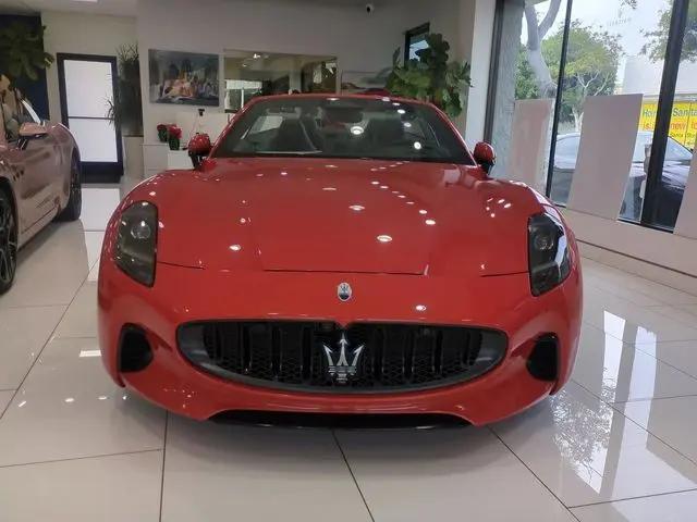 2025 Maserati GranCabrio Standard