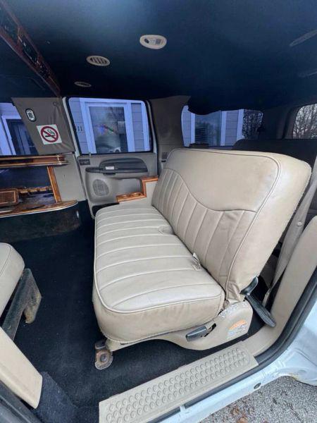 2002 Ford Excursion Base