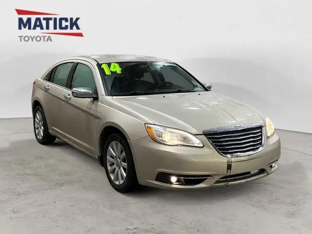 2014 Chrysler 200 Limited for sale in Macomb, MI