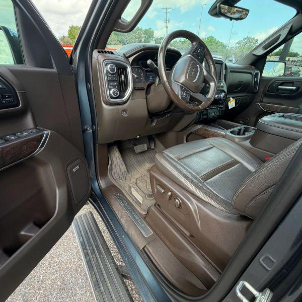 2020 GMC Sierra 1500 4WD Crew Cab Short Box Denali