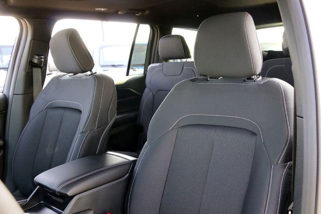 2025 Jeep Grand Cherokee L Laredo X 4x2