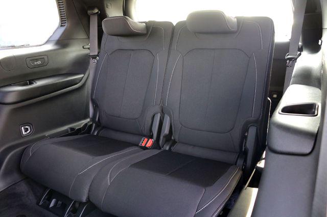 2025 Jeep Grand Cherokee L Laredo X 4x2