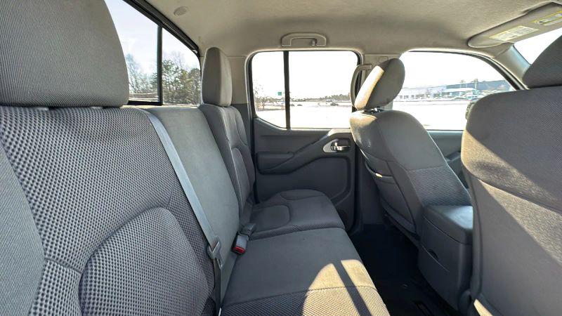 2021 Nissan Frontier Crew Cab SV 4x2
