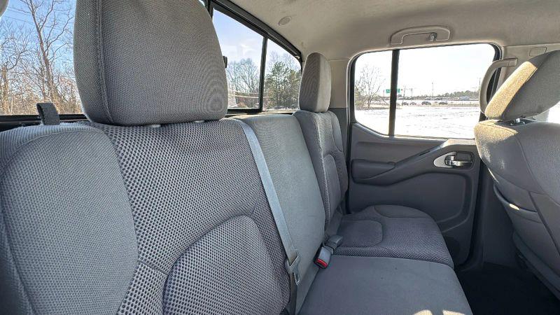 2021 Nissan Frontier Crew Cab SV 4x2