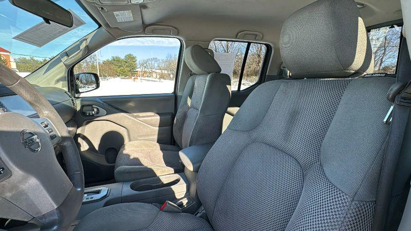 2021 Nissan Frontier Crew Cab SV 4x2