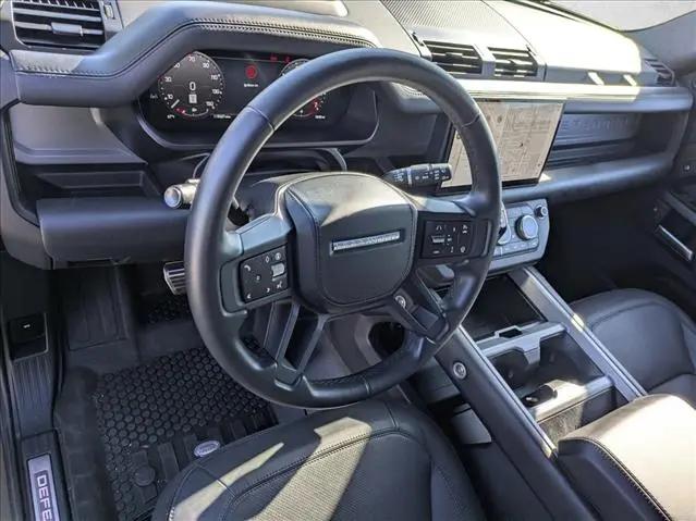 2025 Land Rover Defender 110 P400 X