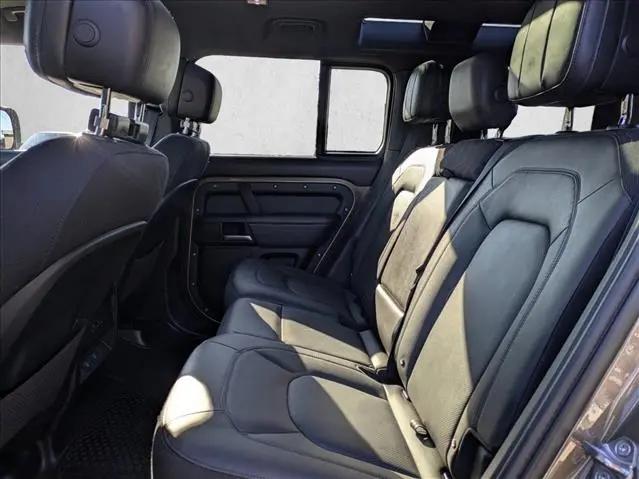 2025 Land Rover Defender 110 P400 X