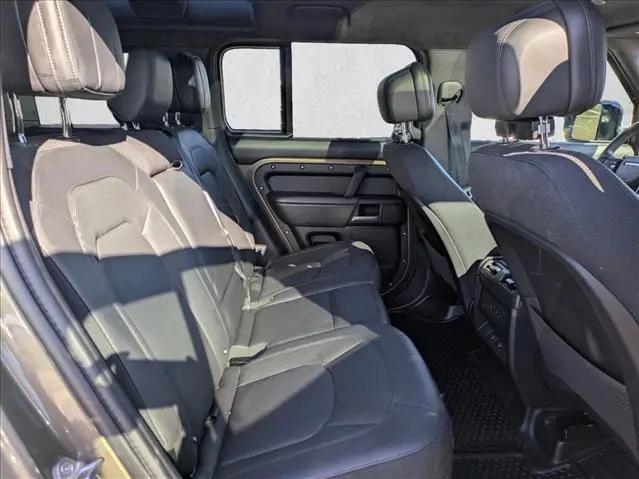 2025 Land Rover Defender 110 P400 X