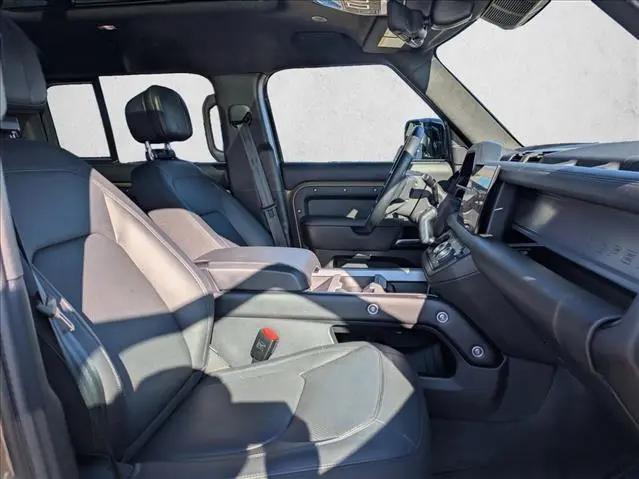 2025 Land Rover Defender 110 P400 X