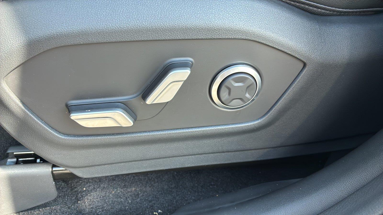 2026 Hyundai Santa Fe Limited - Photo 14