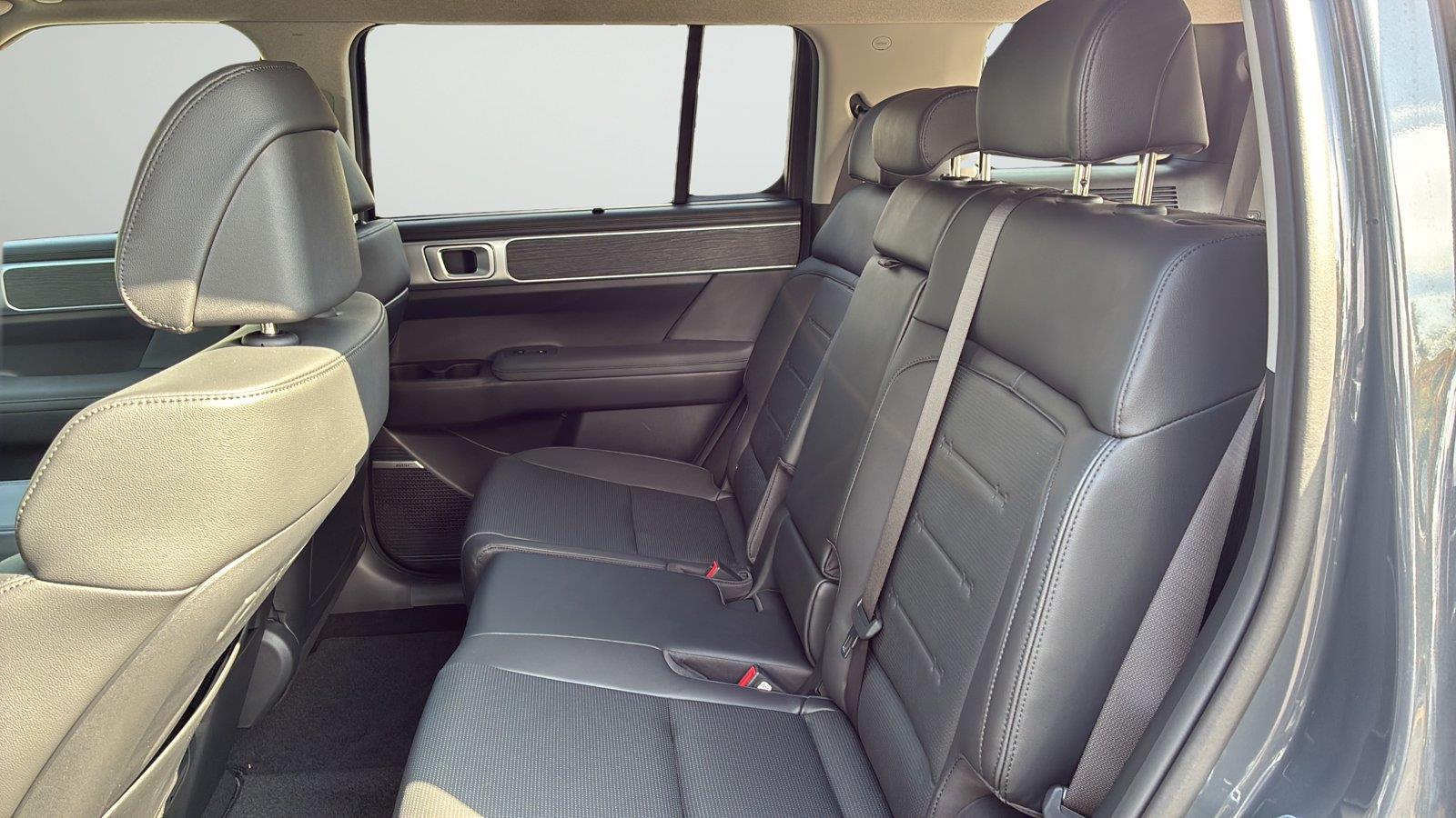 2026 Hyundai Santa Fe Limited - Photo 16